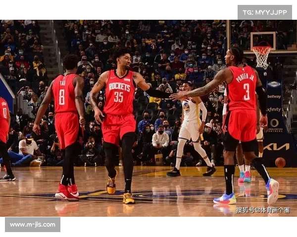 纳萨尼尔伍德争议判胜引热议 裁判倾向与有效打击标准再受质疑