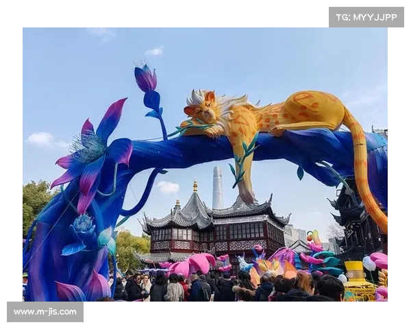 豫园灯会九曲桥区域呈现“马跃星河”画卷，传统文化与现代科技交融